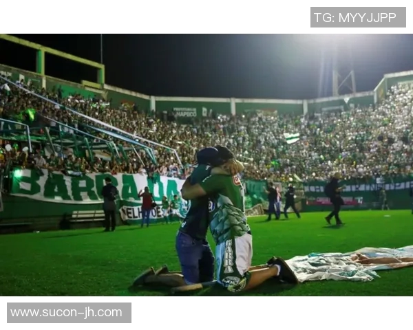 昂维厄与绿山城的激烈对决揭示了足球战术与团队合作的重要性