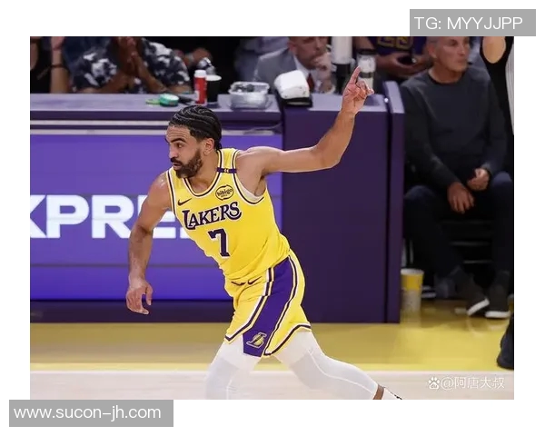 湖人对决骑士精彩赛事回顾与赛后分析展现球员风采与战术博弈